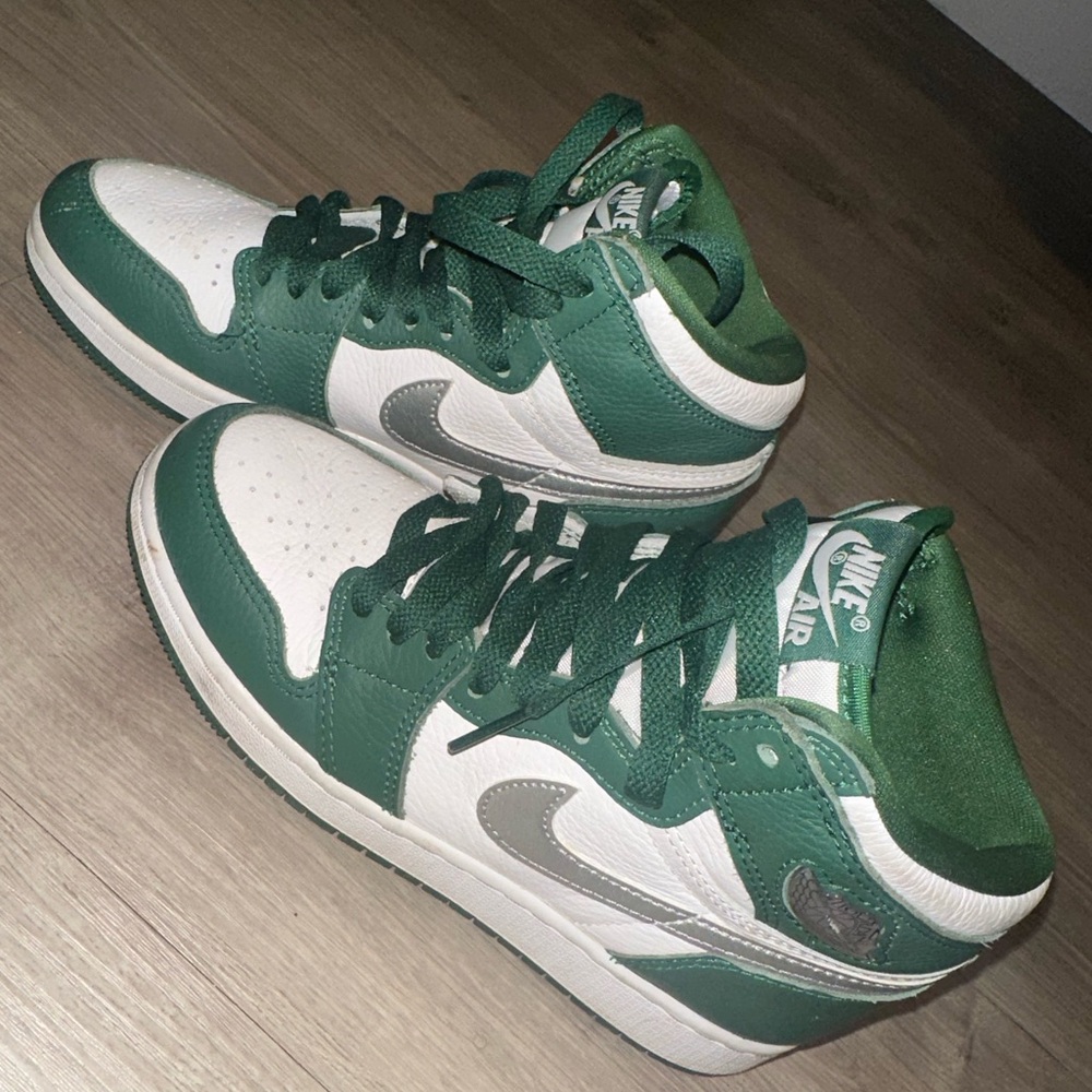 Jordan Retro 1 High OG Gorge Green